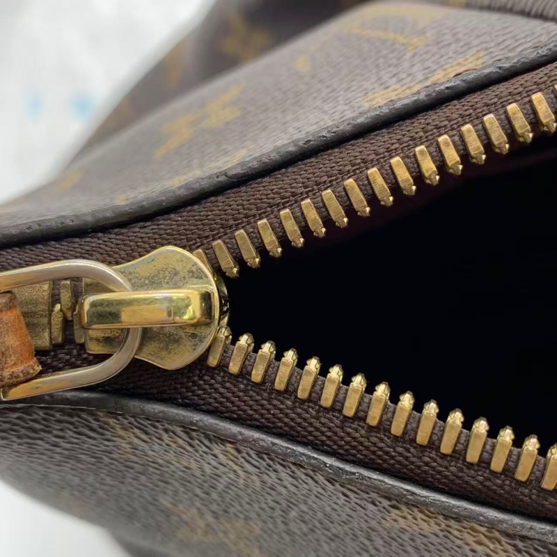 二手Lv turenne老花餃子包中號，設計簡單低調 復古又時髦，很經典的一款，原始成色，尺寸：27*25-15