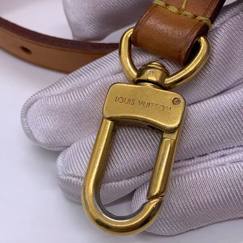 二手Lv turenne老花餃子包中號，設計簡單低調 復古又時髦，很經典的一款，原始成色，尺寸：27*25-16