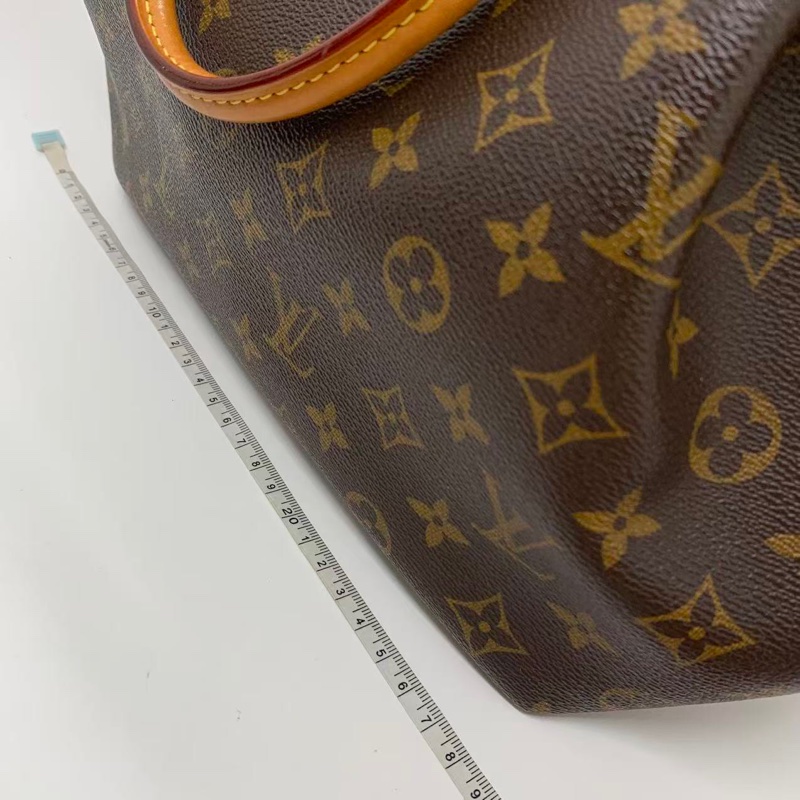 二手Lv turenne老花餃子包中號，設計簡單低調 復古又時髦，很經典的一款，原始成色，尺寸：27*25-18