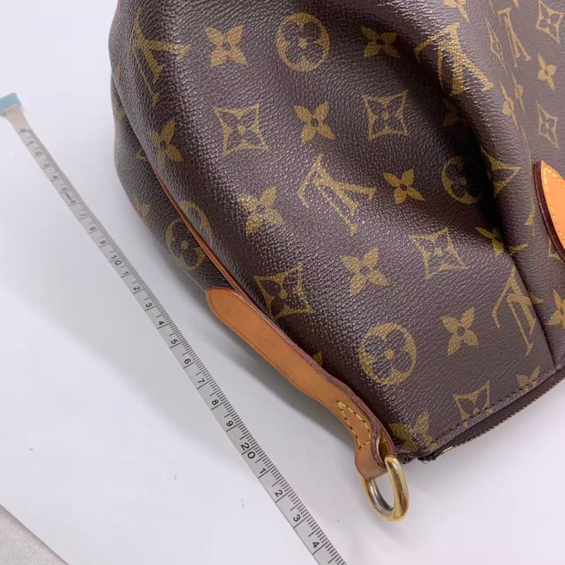 二手Lv turenne老花餃子包中號，設計簡單低調 復古又時髦，很經典的一款，原始成色，尺寸：27*25-19