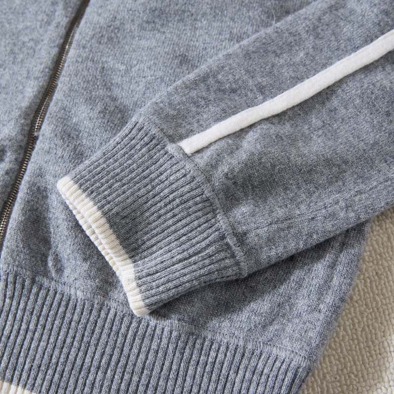 ❤️CHANEL 優雅灰色毛衣開衫外套 背後精緻logo圖案-3