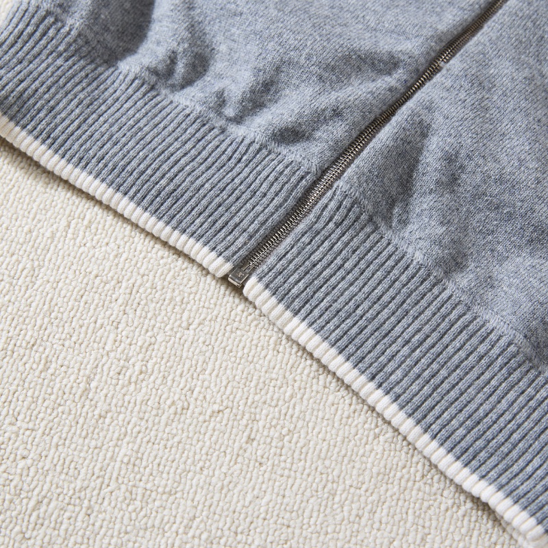 ❤️CHANEL 優雅灰色毛衣開衫外套 背後精緻logo圖案-5