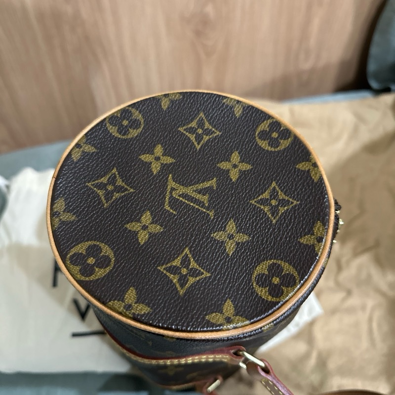 Louis Vuitton 圓筒包-24