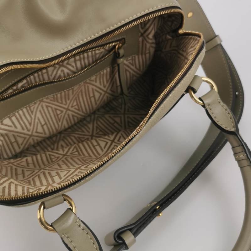 Chloe Daria牛皮純色字母Logo單肩包-6