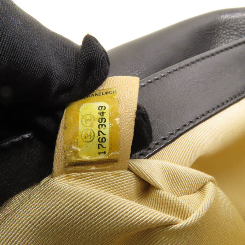 CHANEL 牛皮皮革Chain Shoulder金扣鏈帶肩背袋-9