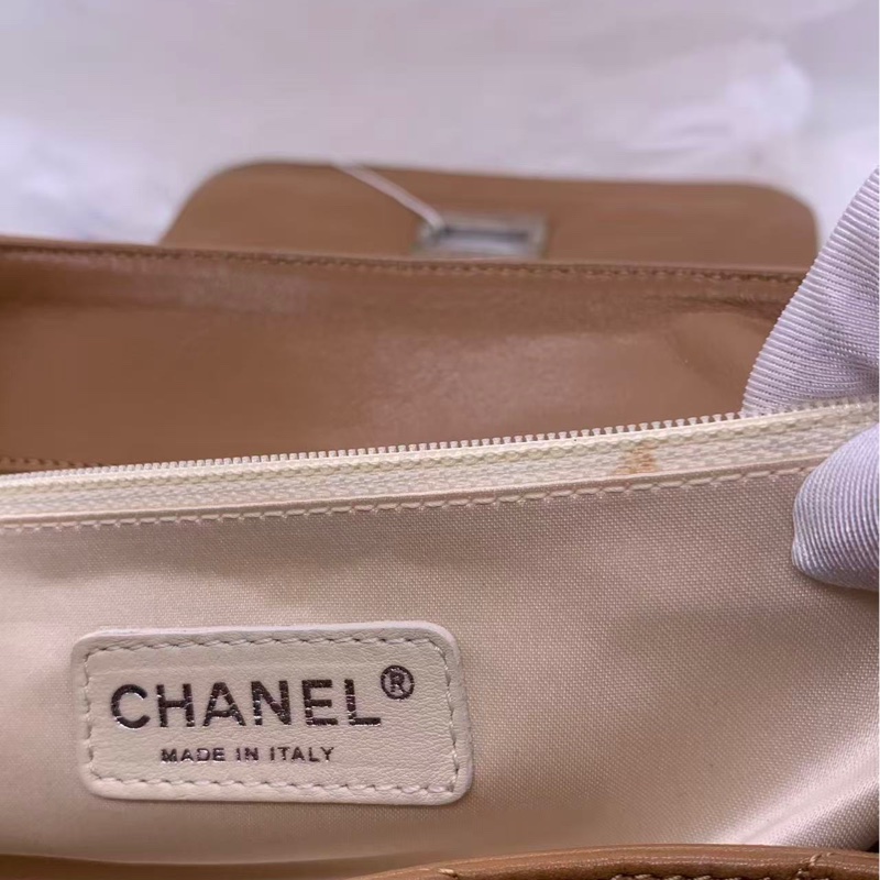 二手Chanel香奈兒2.55腋下包焦糖色拼白單肩包，鐳射12開-8