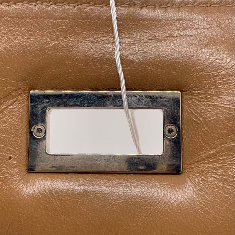 二手Chanel香奈兒2.55腋下包焦糖色拼白單肩包，鐳射12開-15