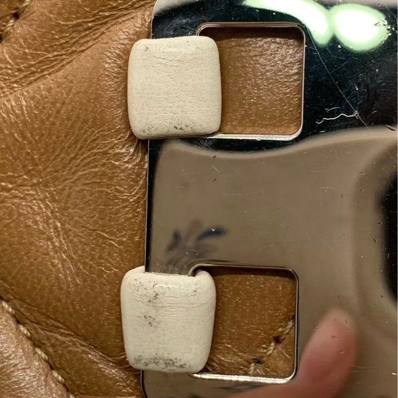 二手Chanel香奈兒2.55腋下包焦糖色拼白單肩包，鐳射12開-23