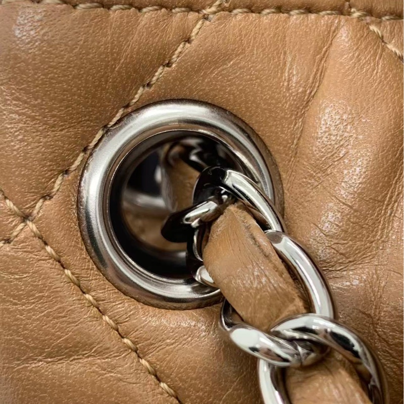 二手Chanel香奈兒2.55腋下包焦糖色拼白單肩包，鐳射12開-24