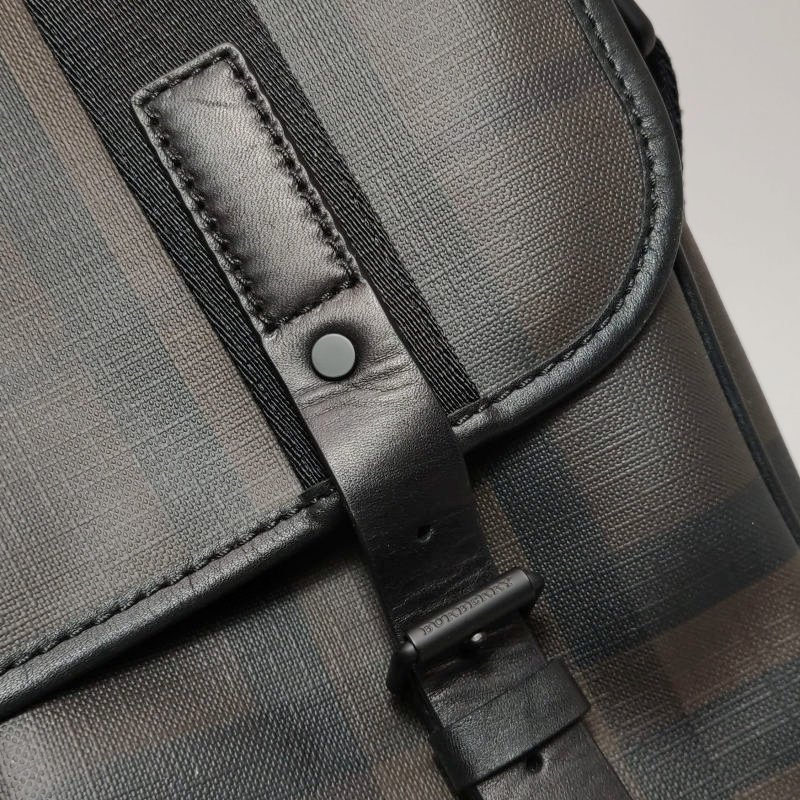 Burberry牛皮拼色格紋郵差包斜挎包-16