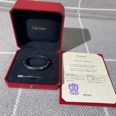 98 新卡地亞 Love 系列四鑽二代白金手鐲 17 號，2008 年購入