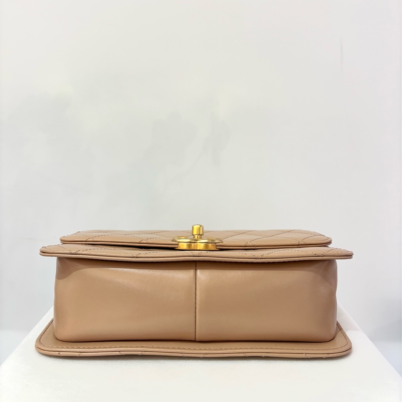 Chanel雙金珠口蓋包-7