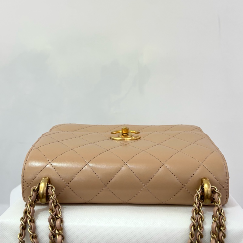 Chanel雙金珠口蓋包-8