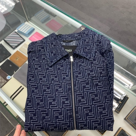 fendi 外套 size 50   全新