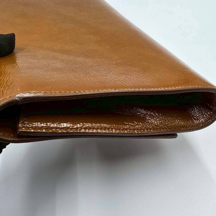 【舊愛新歡】YSL 漆皮咖色手拿包-3