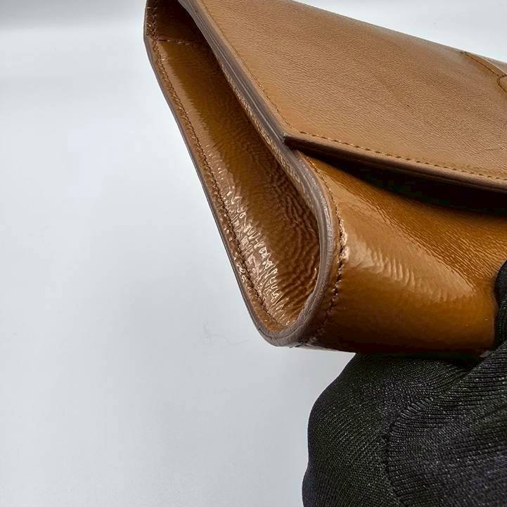 【舊愛新歡】YSL 漆皮咖色手拿包-5