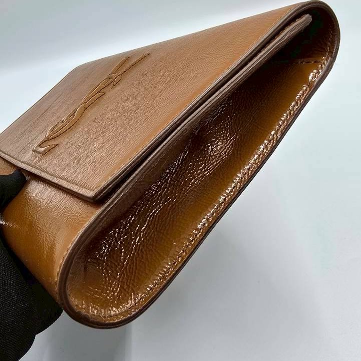 【舊愛新歡】YSL 漆皮咖色手拿包-6