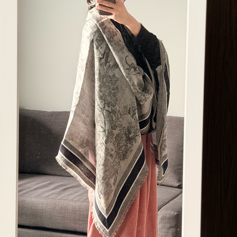 🖤Dior Toile de Joey法式印花圖騰披肩/DIor印花披肩/Dior法式披肩/Dior披肩/Dior圍巾/Dior絲巾 (花/鳥圖騰/14JOU140I142_C583)🖤無花果精品-6