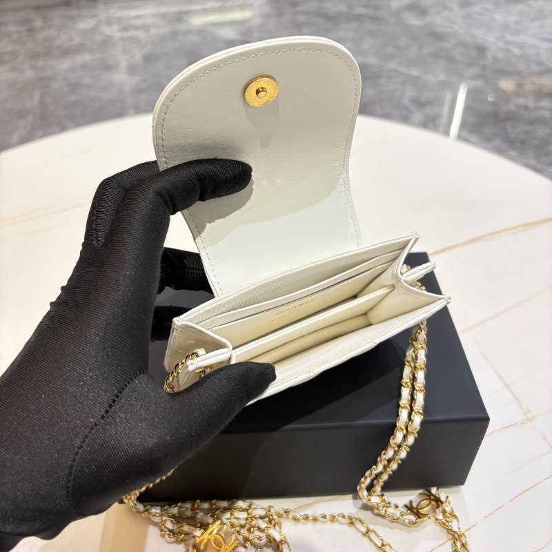 *SHIHNA名牌精品* CHANEL 白色小羊皮翻蓋手機鍊包 (芯片款)-4