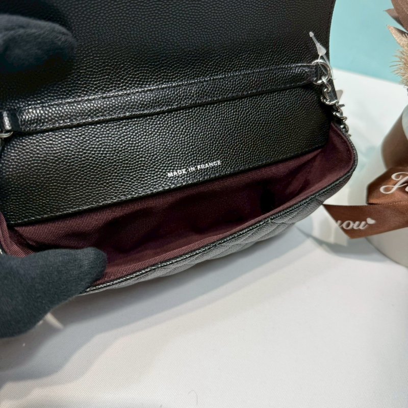 CHANEL 銀釦荔枝牛眼鏡包-5