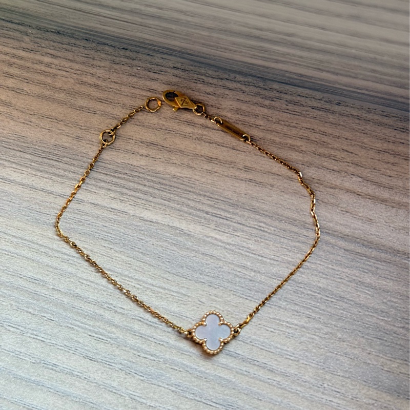 （香港購入🇭🇰) Van Cleef & Arpels mini 白珍珠母貝手鍊-3