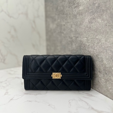 💗香緹國際精品💗 787 Chanel leboy 羊皮 黑金 長夾 #顯少使用 包況好