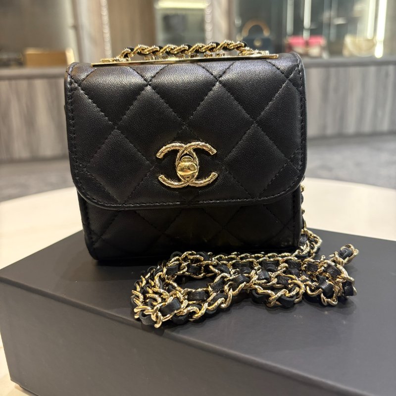 *SHIHNA名牌精品* CHANEL Trendy CC Mini 小羊皮 黑金扣斜背鍊包 保卡款-0