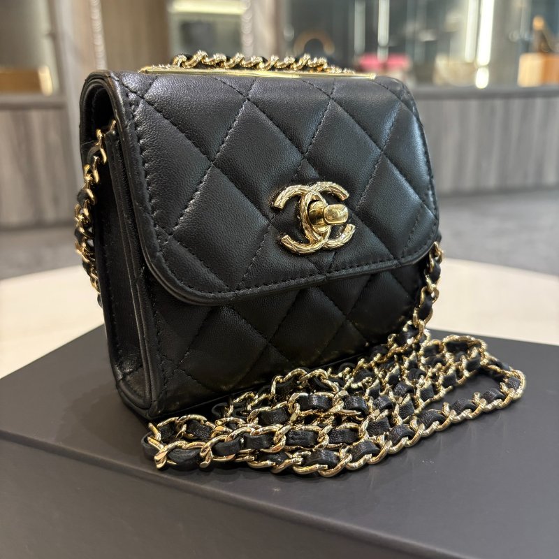 *SHIHNA名牌精品* CHANEL Trendy CC Mini 小羊皮 黑金扣斜背鍊包 保卡款-1