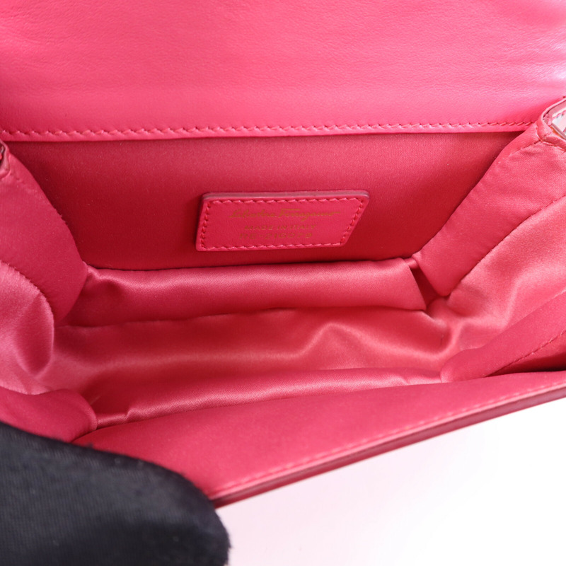 Salvatore Ferragamo 塗層帆布Mini Vara Zoo金扣肩背袋-4