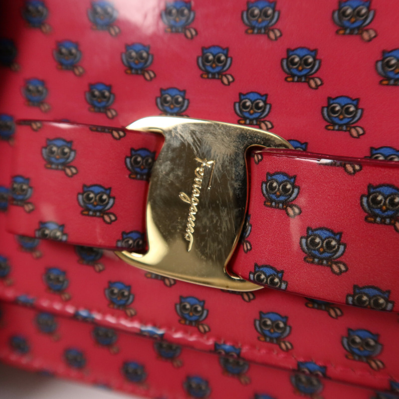 Salvatore Ferragamo 塗層帆布Mini Vara Zoo金扣肩背袋-6