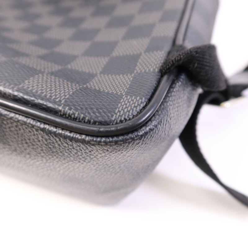 LOUIS VUITTON Damier Graphite Josh銀扣背包-11