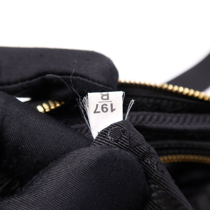 PRADA 尼龍Shoulder Bag金扣肩背袋-7