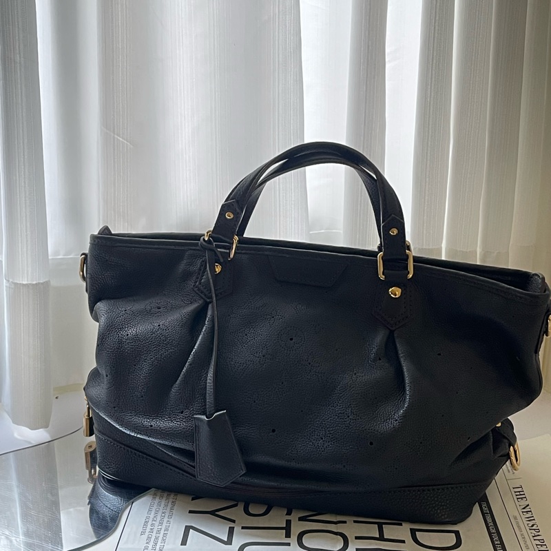 ▪️富貴選物FUGUEI▪️LV Mahina 月光女神系列 全皮革手提包-0