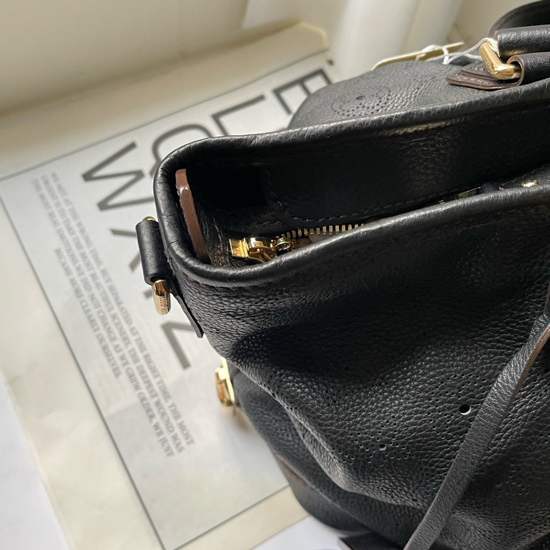 ▪️富貴選物FUGUEI▪️LV Mahina 月光女神系列 全皮革手提包-6