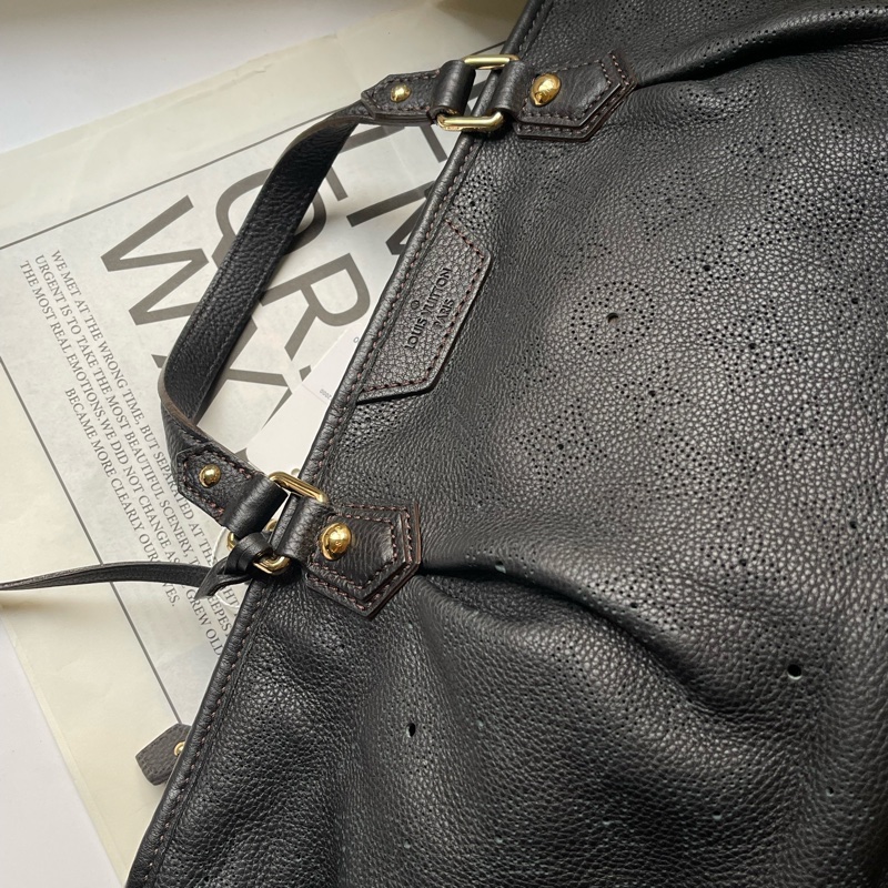 ▪️富貴選物FUGUEI▪️LV Mahina 月光女神系列 全皮革手提包-10