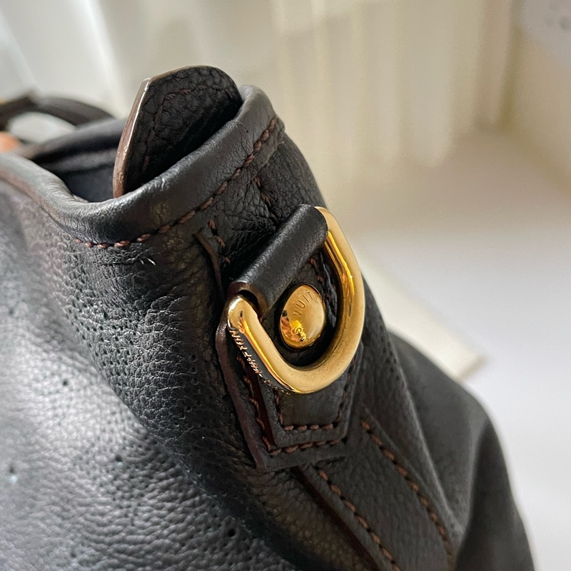 ▪️富貴選物FUGUEI▪️LV Mahina 月光女神系列 全皮革手提包-13