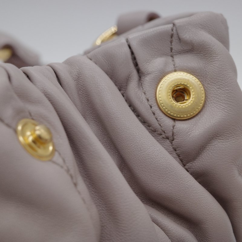 Miu Miu 繆繆 Nappa Matelassé 粉灰色 羊皮 手提 皺褶 斜背 手提 兩用包-6