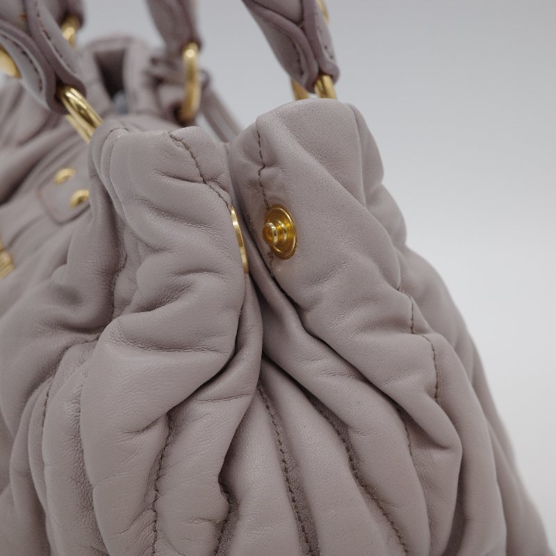 Miu Miu 繆繆 Nappa Matelassé 粉灰色 羊皮 手提 皺褶 斜背 手提 兩用包-8