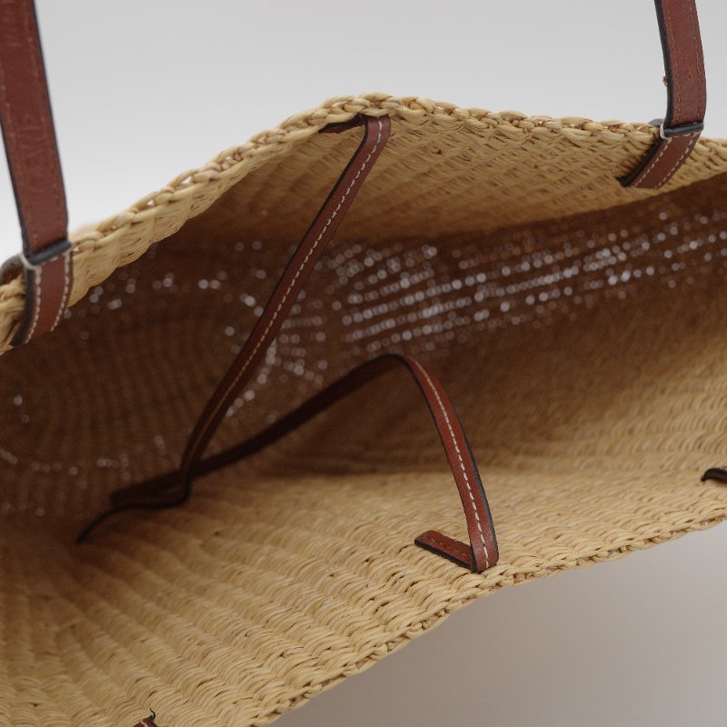 Loewe 羅威 Shell Basket 原色 棕色 編織拉菲草拼 Logo吊飾 托特包 草編包 單肩包-14