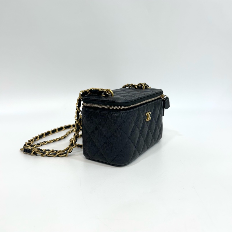 香奈兒長盒子CHANEL黑金粒紋牛皮小吊飾長盒子AP3376-3