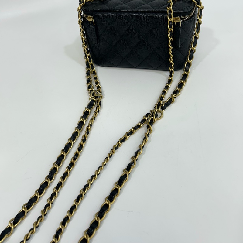 香奈兒長盒子CHANEL黑金粒紋牛皮小吊飾長盒子AP3376-17