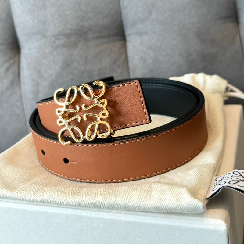 {🤎近新➕甜價✨}LOEWE 經典雕花 牛皮雙面皮帶-1