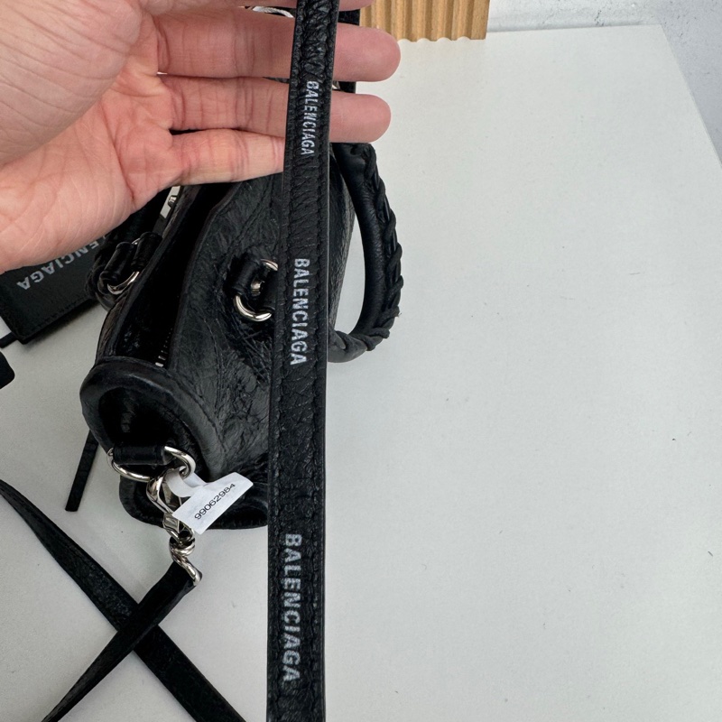 巴黎世家黑銀Nano City-1