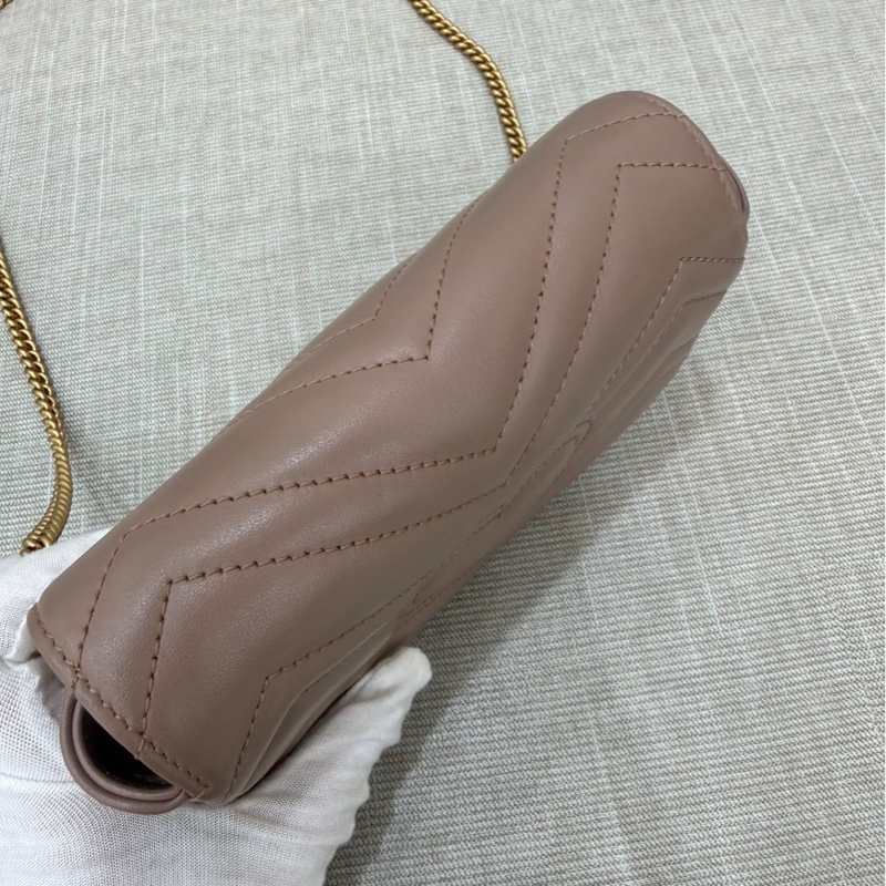 Gucci古馳奶茶色marmont mini鏈條包 斜背包-14