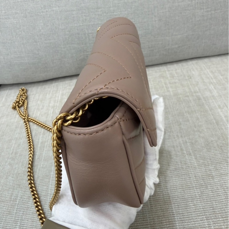 Gucci古馳奶茶色marmont mini鏈條包 斜背包-16