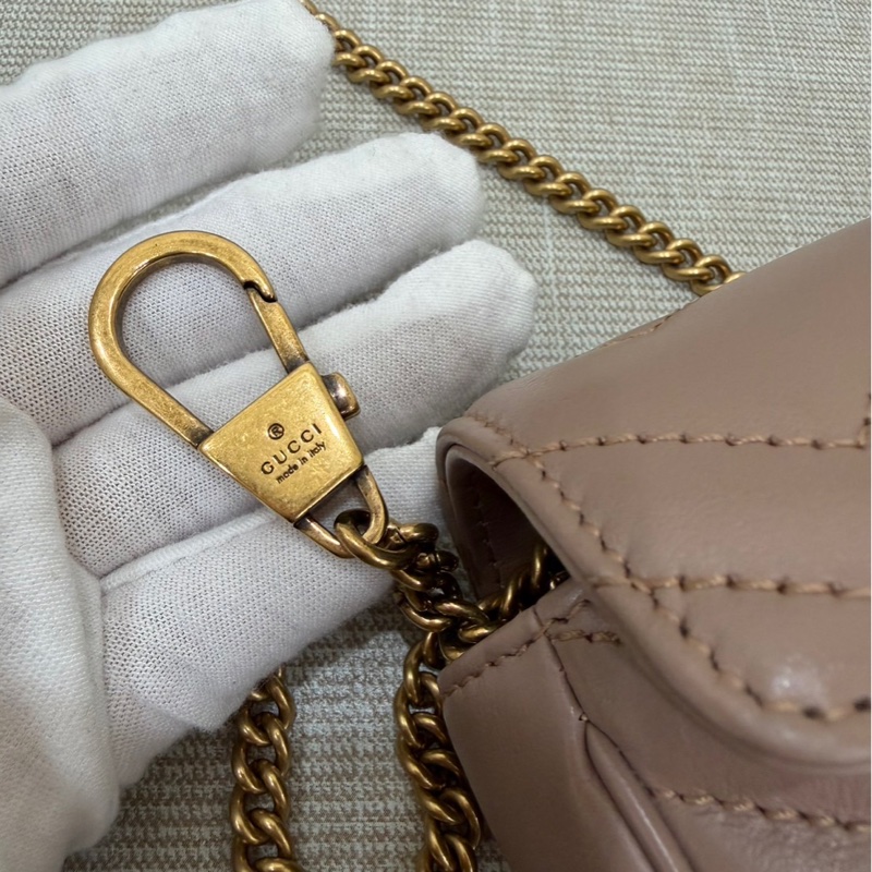 Gucci古馳奶茶色marmont mini鏈條包 斜背包-32