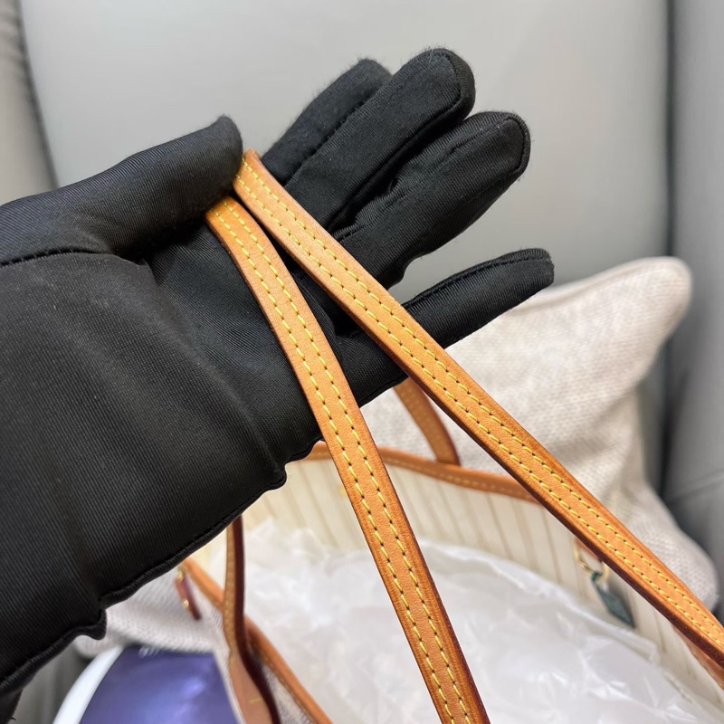 LV白棋盤格Neverfull-1