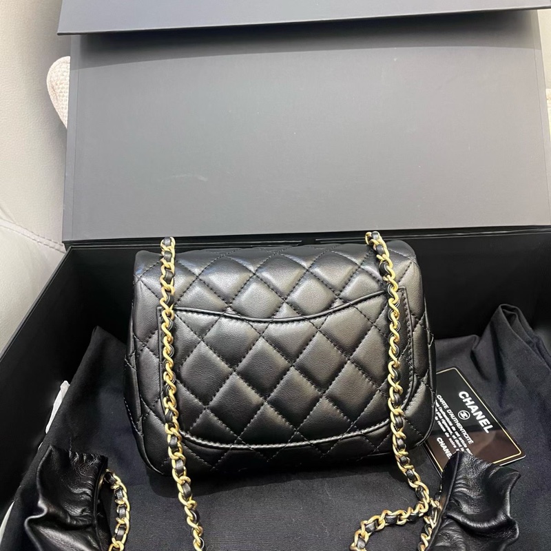 Chanel黑金荷葉邊方胖-1