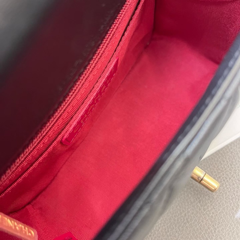 Chanel黑金荷葉邊方胖-8