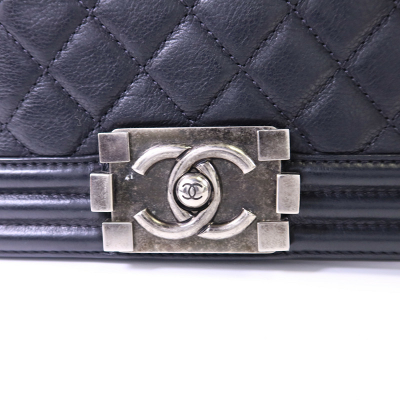 CHANEL 牛皮皮革Boy 25鏈帶肩背袋-10